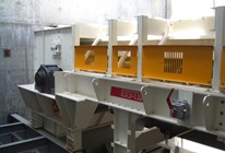 96" Wide Belt Feeder to Receive Sand