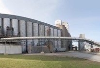 Enclosed Conveyor with Truss and Support Bents